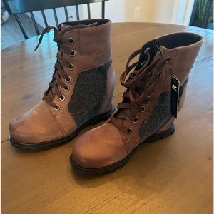 Sorel boots.  Never worn.